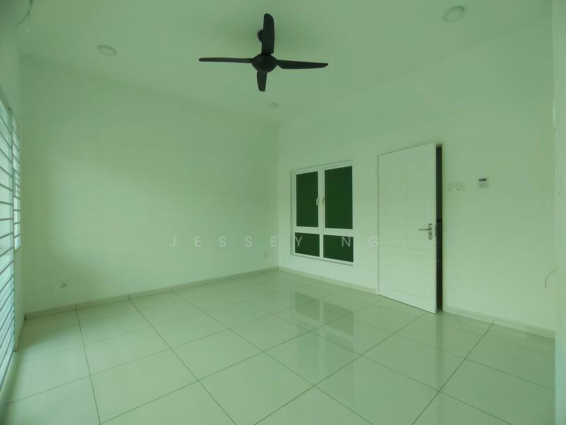 Rumah Teres 2 Tingkat untuk Dijual di Bandar Seri Botani (Simpang Pulai) - Jessey Ng - Living Room - PropertyGuru.com.my