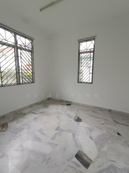 Ground floor bedroom 1