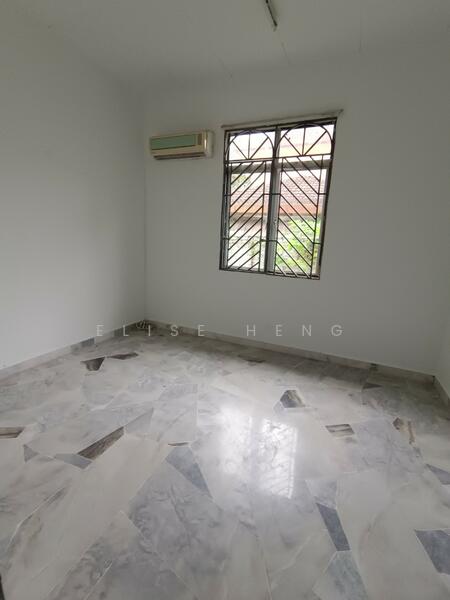 Ground floor bedroom 2