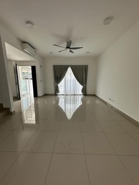 Rumah Teres 2-Tingkat untuk Disewa di Cyberjaya (Selangor) - Alan Wan - Living Room - PropertyGuru.com.my