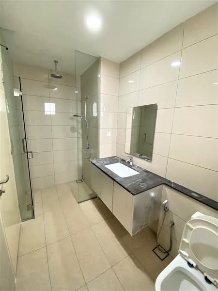 Service Residence for Sale at The Park Sky Residence - Mak Oliver - Bathroom - PropertyGuru.com.my