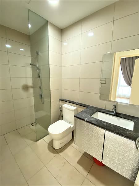 Service Residence for Sale at The Park Sky Residence - Mak Oliver - Bathroom - PropertyGuru.com.my