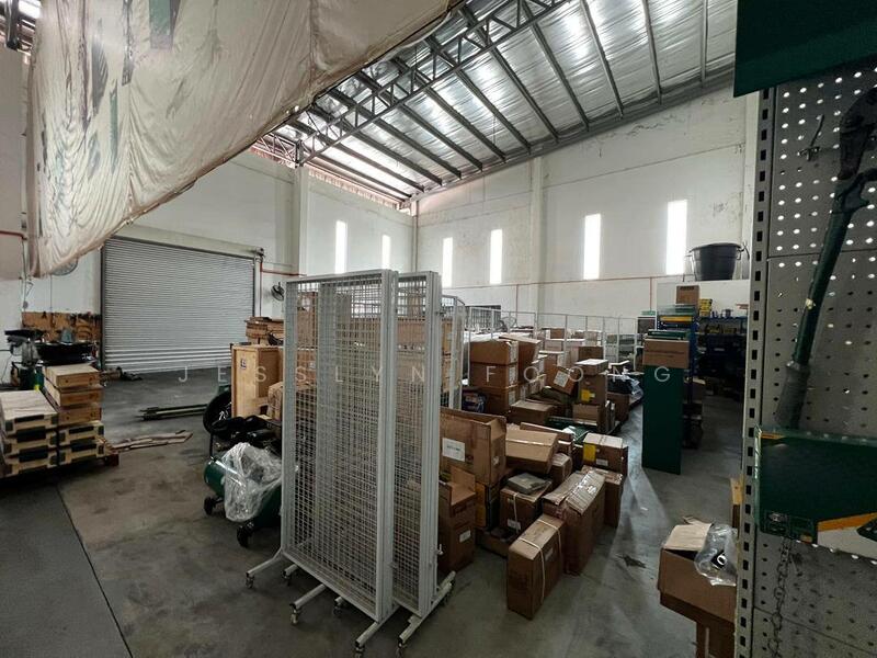 Untuk Dijual - Kempas, 1.5 Storey Semi-Detached Factory