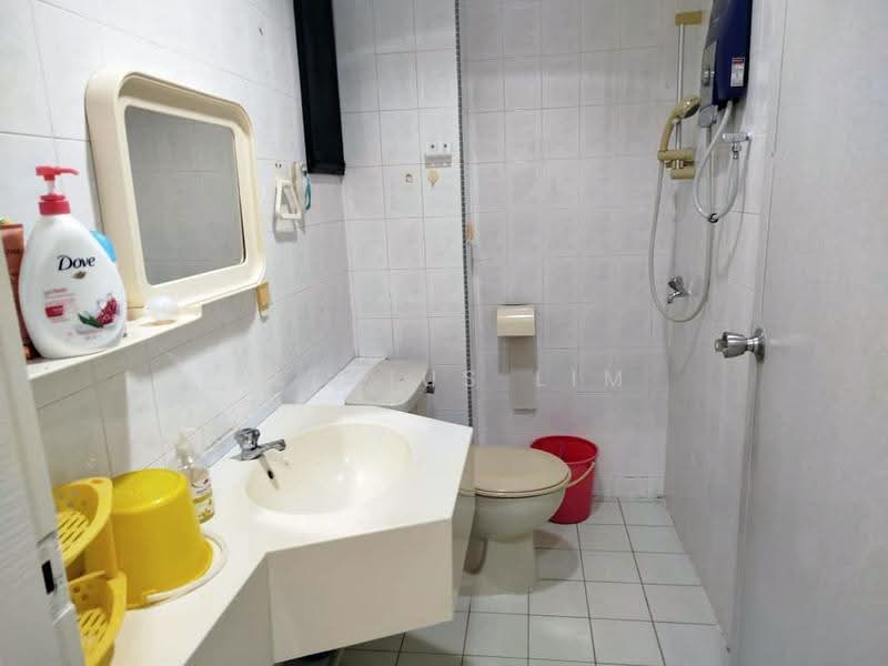 Apartment for Sale at Stulang Villa - Alexius Lim - Bathroom - PropertyGuru.com.my