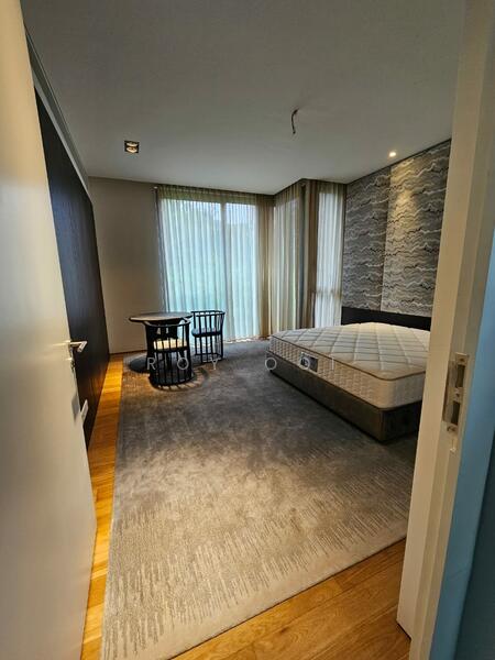 For Rent - The Edge of U-Thant