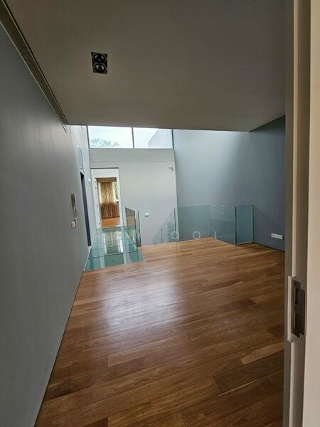 For Rent - The Edge of U-Thant