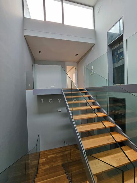 For Rent - The Edge of U-Thant