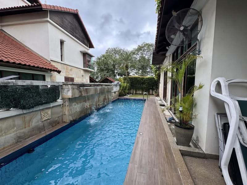 Rumah Berkembar untuk Dijual di Bukit Tunku (Kenny Hills) (Kuala Lumpur) - Thong Wan See - POOL - PropertyGuru.com.my