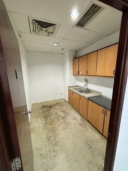 Shop / Office for Rent in KL City Centre (Kuala Lumpur) - Dan Lo - Kitchen - PropertyGuru.com.my