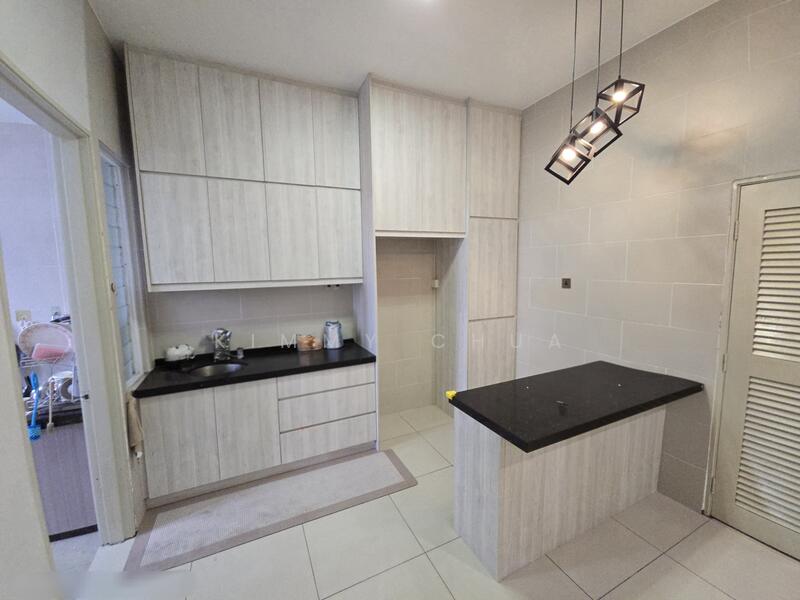 Dry Kitchen