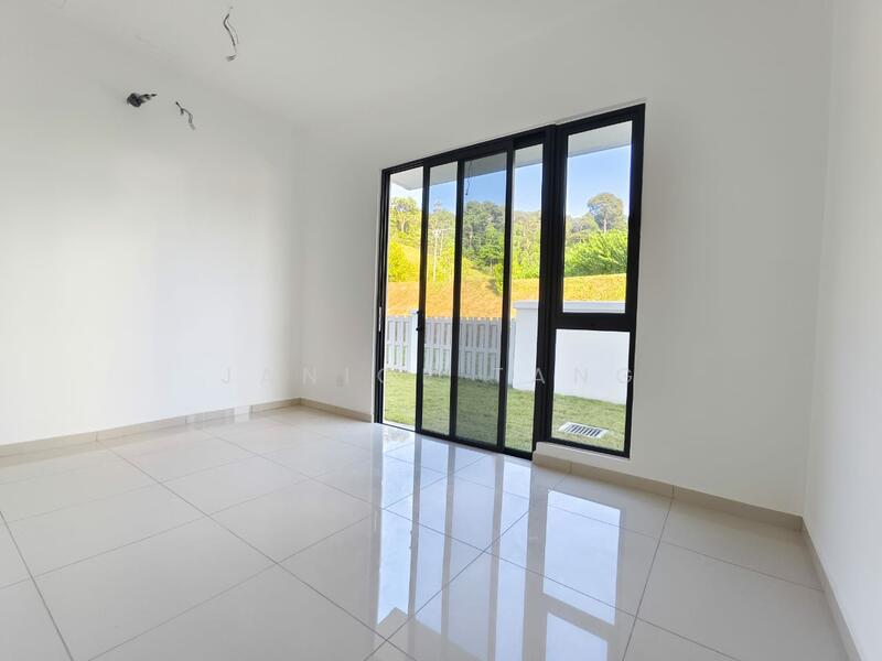 Rumah Kluster untuk Dijual di Setia Eco Park (Setia Alam) - Janice Tang - Living Room - PropertyGuru.com.my