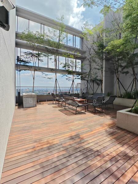 Open sky BBQ Deck