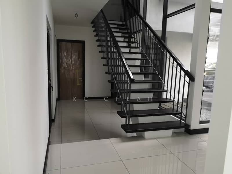 Twin Villa for Sale in Elmina (Shah Alam) - KC Cheah - Entrance - PropertyGuru.com.my