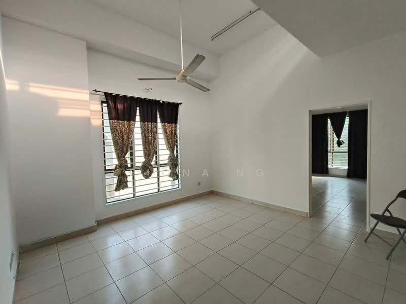 2-storey Terraced House for Sale in Setia Indah (Setia Alam) - Fiona Ng - Living Room - PropertyGuru.com.my