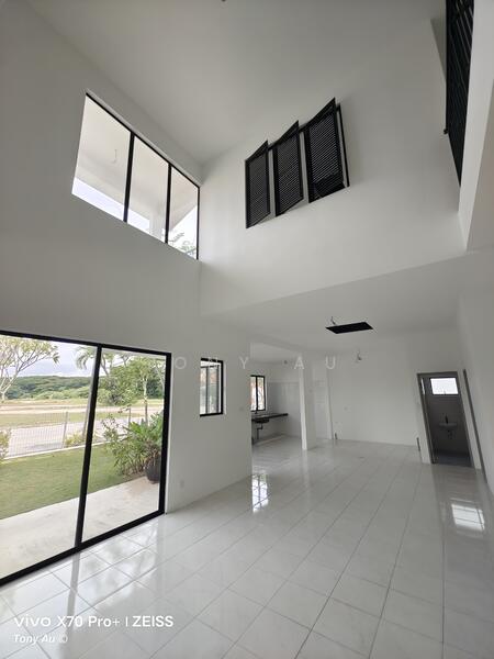 Double Volumn Ceiling