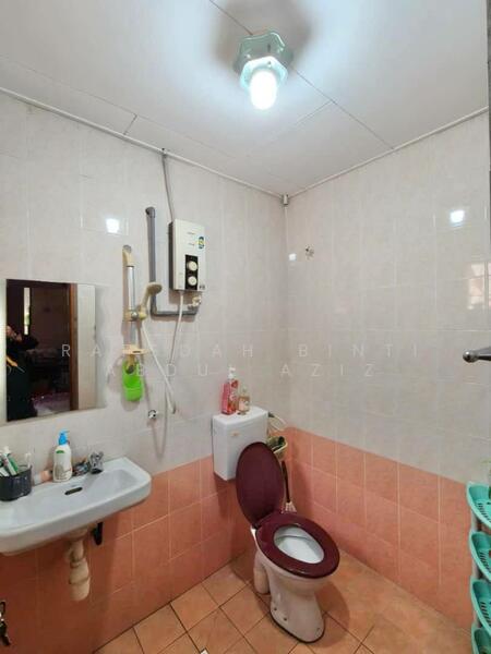 2-storey Terraced House for Sale in Seksyen 23 (Shah Alam) - Rafedah Binti Abdul Aziz - Bathroom - PropertyGuru.com.my