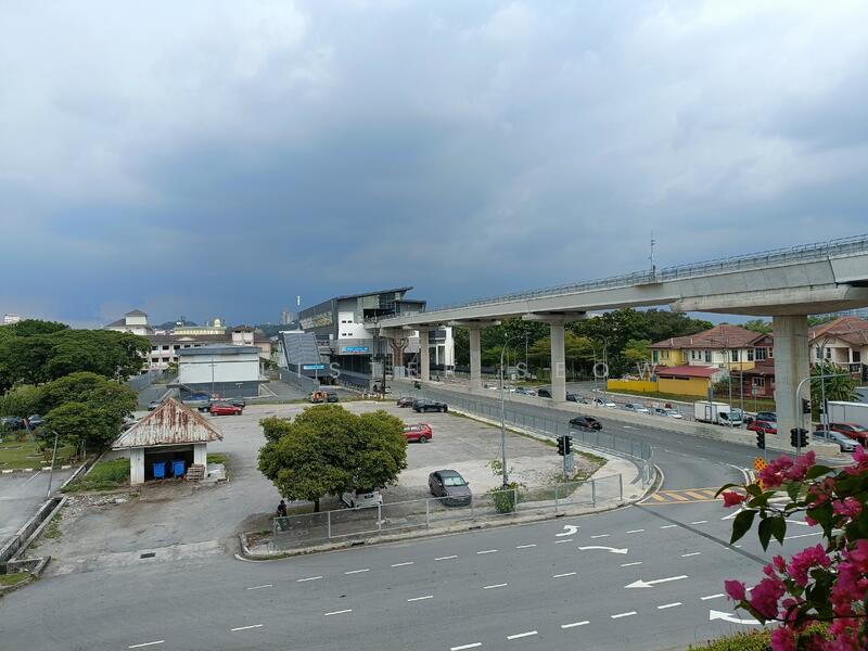 walking distance to LRT