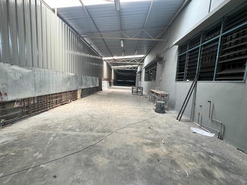 Corridor With Fully Extend & Fully Cover