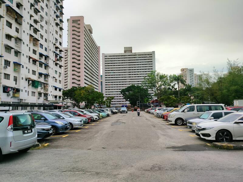 Open Free Carpark 