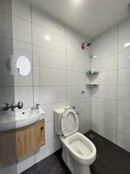 Rumah Bandar untuk Disewa di Sungai Long (Bandar Sungai Long) - Grace Low - Bathroom - PropertyGuru.com.my