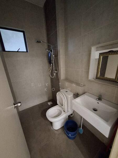 Master Room Bathroom