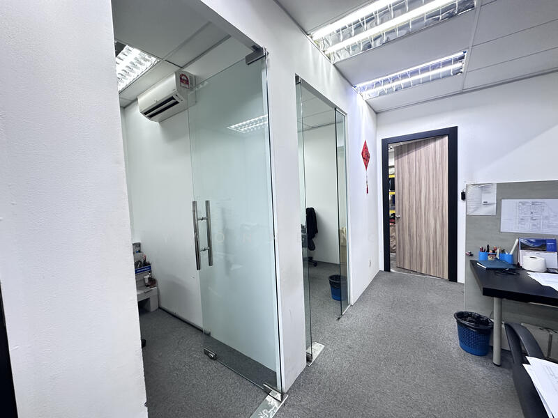 Shop / Office for Sale in Kuchai Business Park (Kuala Lumpur) - Yvonne Ng - Corridor - PropertyGuru.com.my