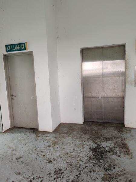 Factory for Rent in Klang (Selangor) - Charlotte Tee - Corridor - PropertyGuru.com.my