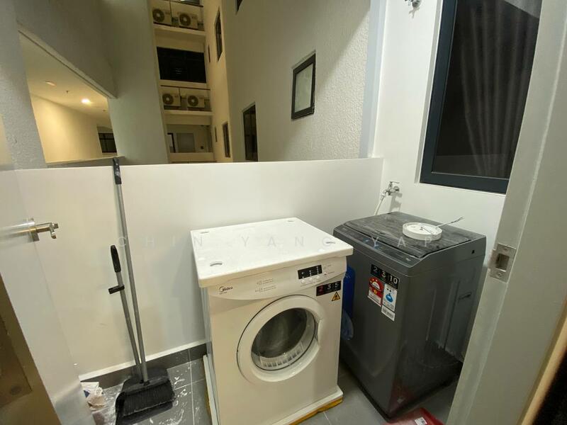 For Rent - M Luna