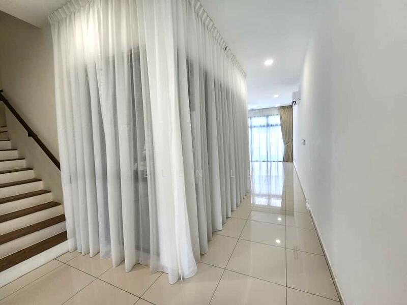 Staircase to 1st Floor