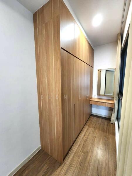 Walk-In Wardrobe
