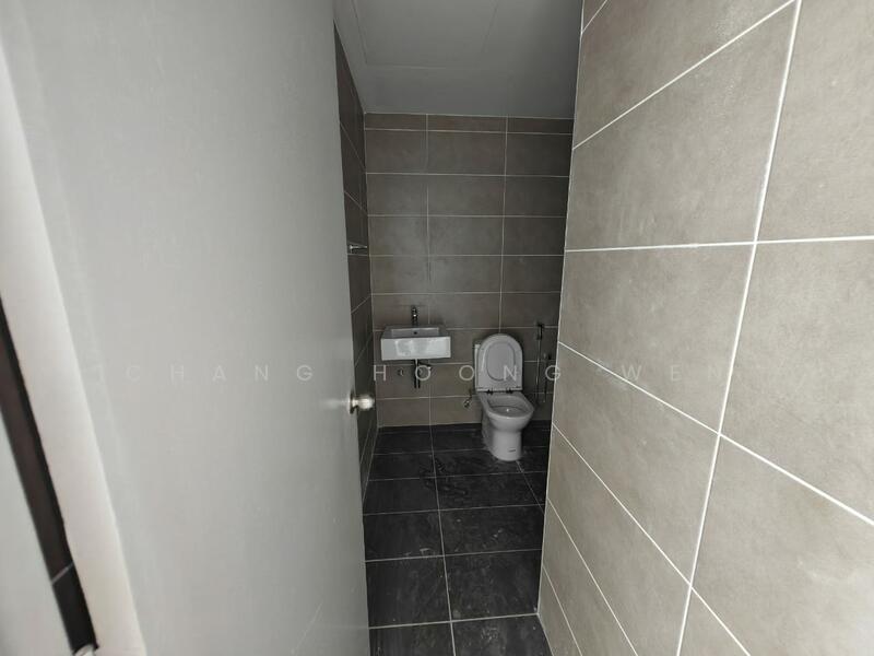 Service Residence for Rent at Serviced Residence @ The Louvre @ Country Heights - Chang Hoong Wen - Bathroom - PropertyGuru.com.my