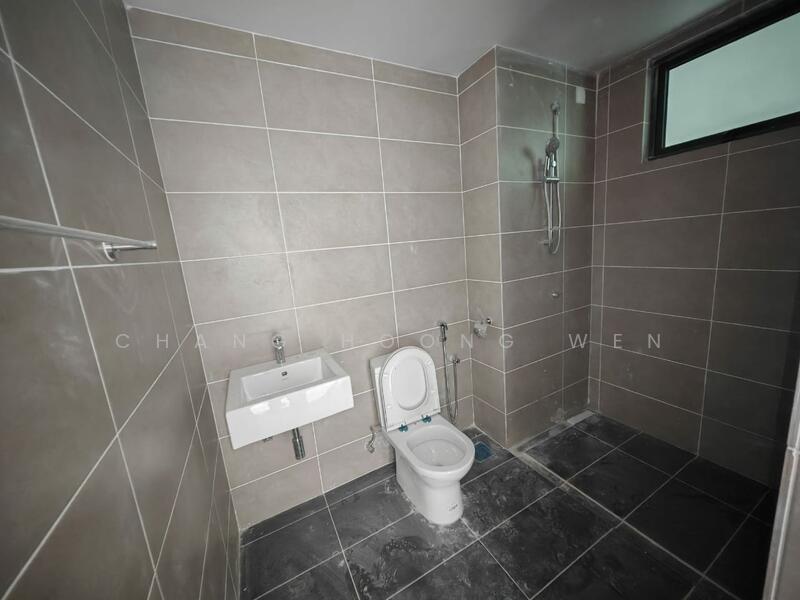 Service Residence for Rent at Serviced Residence @ The Louvre @ Country Heights - Chang Hoong Wen - Bathroom - PropertyGuru.com.my