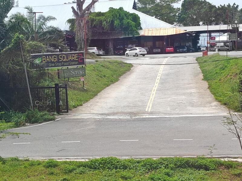 Service Residence for Rent at Serviced Residence @ The Louvre @ Country Heights - Chang Hoong Wen - Exterior - PropertyGuru.com.my