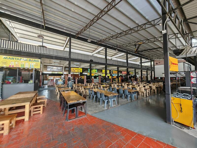 Service Residence for Rent at Serviced Residence @ The Louvre @ Country Heights - Chang Hoong Wen - Dining Room - PropertyGuru.com.my