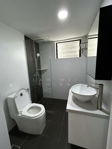 2nd bathroom