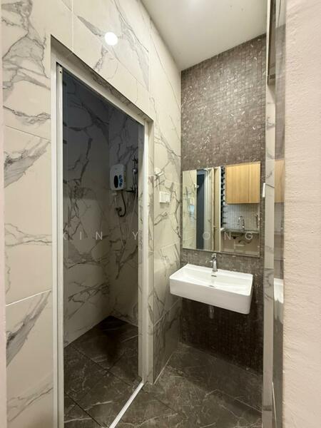 Servis Apartment untuk Disewa di The Grand Subang Jaya SS15 - Xin Yi Tong - Bathroom - PropertyGuru.com.my