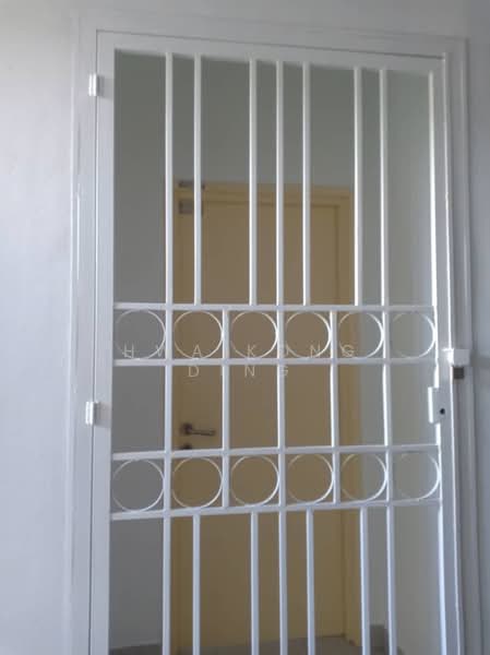 Pangsapuri untuk Dijual di Seri Intan Apartment - Hwa Kong Ding - Entrance - PropertyGuru.com.my