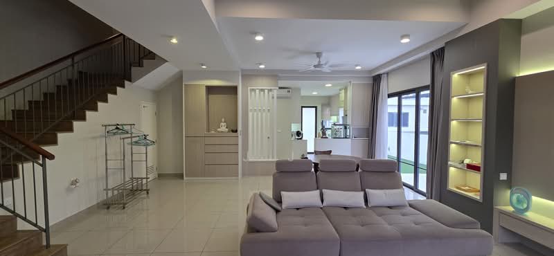 Semi-Detached House for Sale in Kota Kemuning (Shah Alam) - J J - Living Room - PropertyGuru.com.my