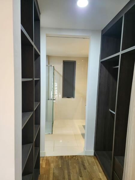 walk-in wardrobe