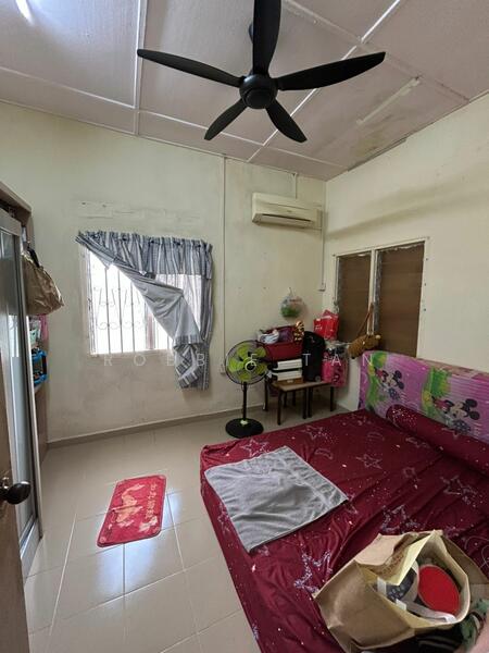 1-storey Terraced House for Sale in Taman Ungku Tun Aminah (Skudai) - Robbie Tan - Bedroom - PropertyGuru.com.my