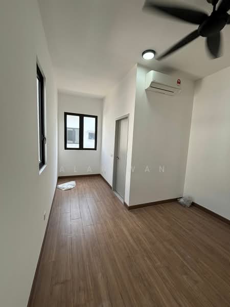 Sejati Lakeside 2 untuk Untuk Disewa - RM 5,500 /bulan, Mac 2026 - Interior - PropertyGuru.com.my