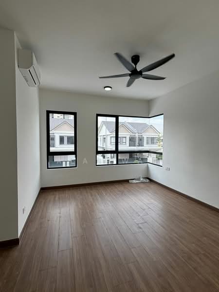 Sejati Lakeside 2 untuk Untuk Disewa - RM 5,500 /bulan, Mac 2026 - Interior - PropertyGuru.com.my