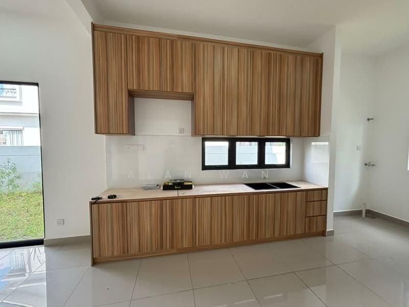 Sejati Lakeside 2 untuk Untuk Disewa - RM 5,500 /bulan, Mac 2026 - Kitchen - PropertyGuru.com.my