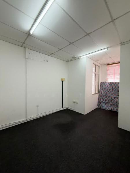 Kedai untuk Disewa di Taman Mutiara Mas (Skudai) - Robbie Tan - Interior - PropertyGuru.com.my