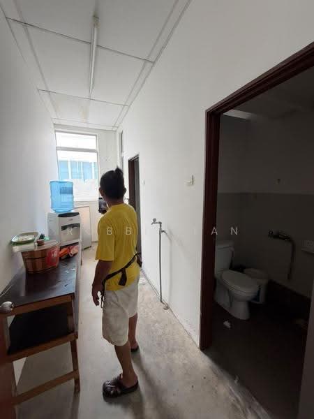 Kedai untuk Disewa di Taman Mutiara Mas (Skudai) - Robbie Tan - Corridor - PropertyGuru.com.my