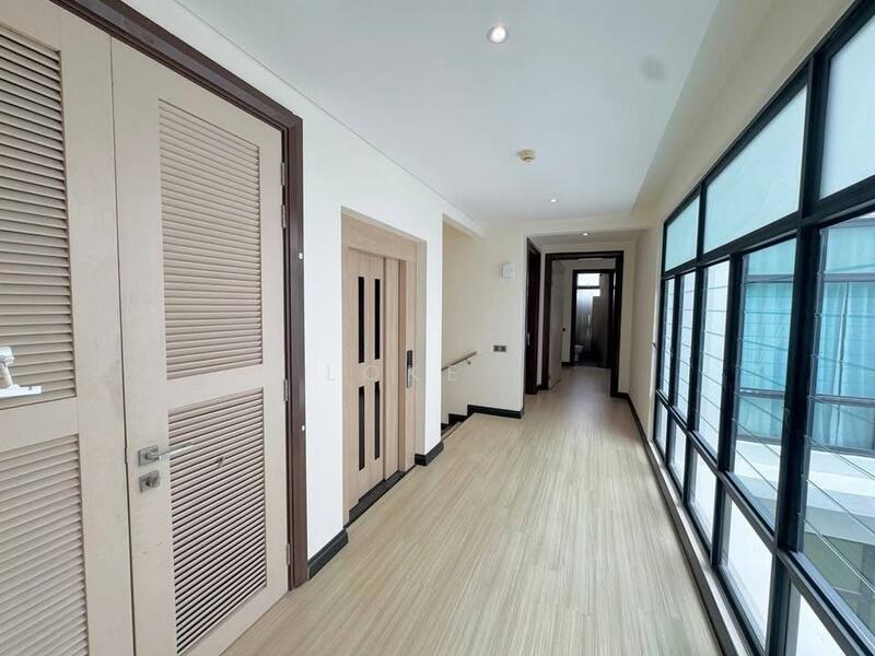 Corridor