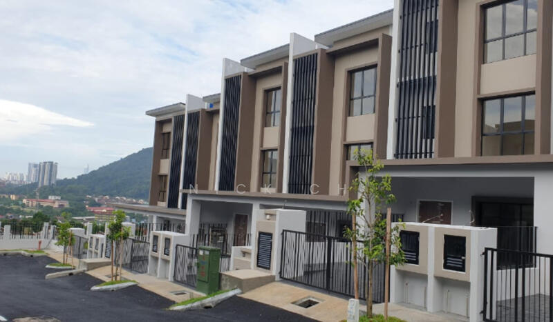 Exterior overview hilltop