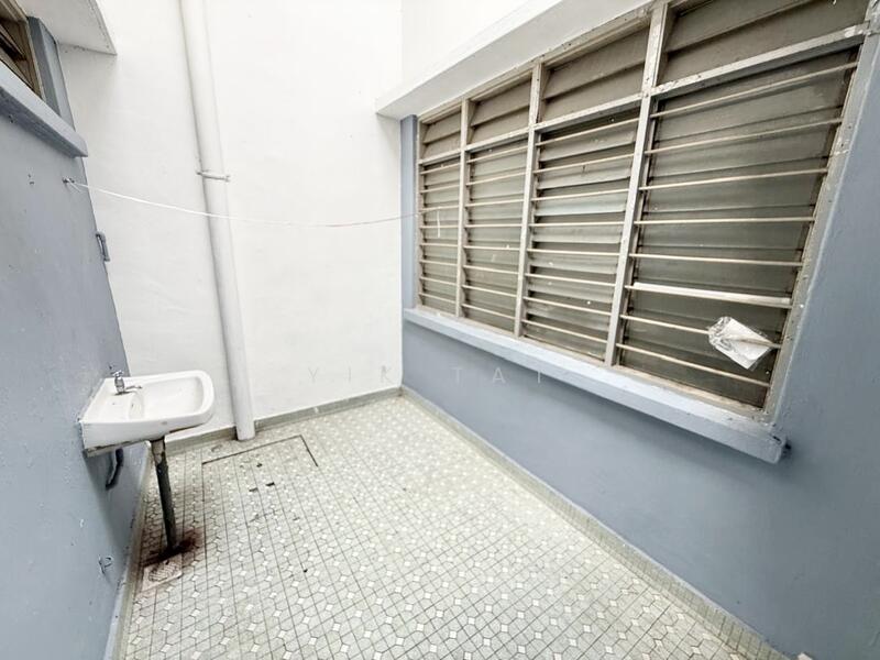1-storey Terraced House for Sale in Taman Pelangi (Johor Bahru) - Yik Tat - Bathroom - PropertyGuru.com.my