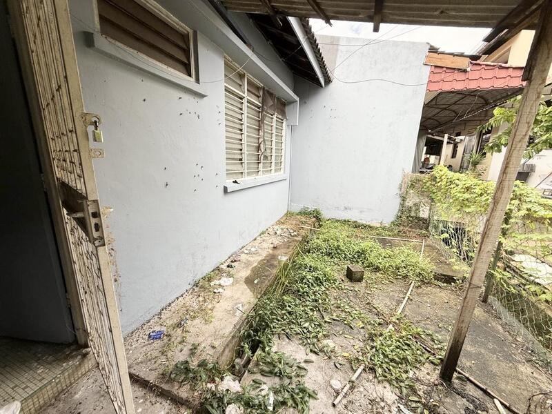 1-storey Terraced House for Sale in Taman Pelangi (Johor Bahru) - Yik Tat - Exterior - PropertyGuru.com.my