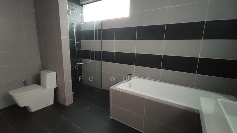Bungalow House for Sale in Taman Overseas Union (Taman Oug) (Jalan Klang Lama (Old Klang Road)) - FC Wong - Bathroom - PropertyGuru.com.my